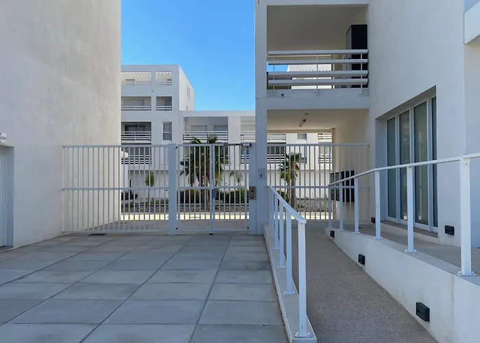 Beau T2 Climatise Pour 4 Pers., Terrasse Et Parking A Port - Fr-1-727-29 شقة *