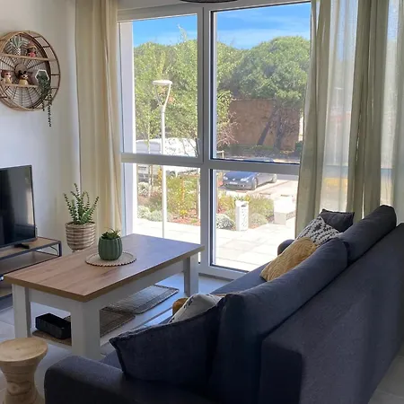 Beau T2 Climatise Pour 4 Pers., Terrasse Et Parking A Port - Fr-1-727-29 *