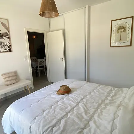 Beau T2 Climatise Pour 4 Pers., Terrasse Et Parking A Port - Fr-1-727-29 *